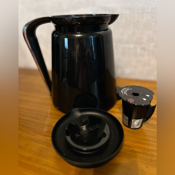 KEURIG 2.0 Black COFFEE INSULATED POT 4-6 Cup K CARAFE 32oz. Silver Handle - Picture 1 of 11